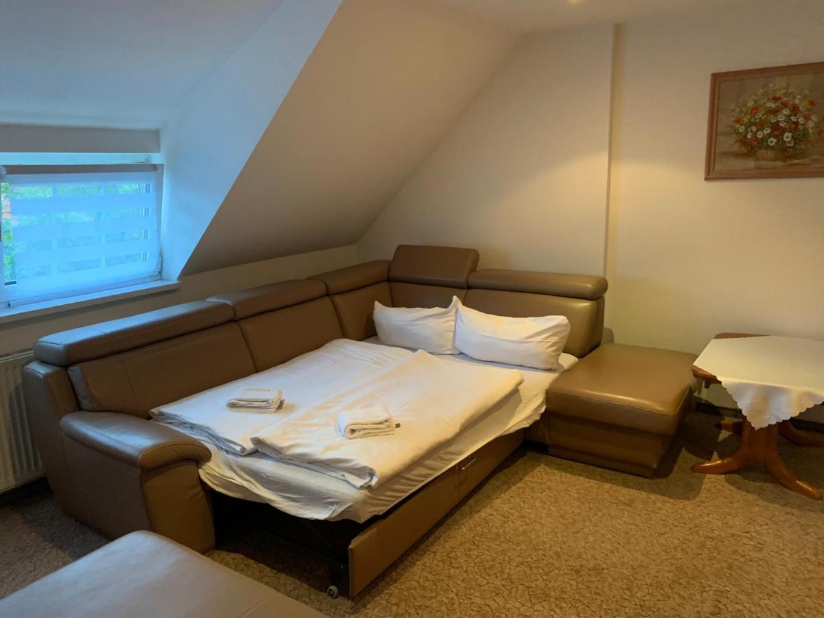 Hotel & Restaurant Schenk Von Landsberg トイピッツ エクステリア 写真